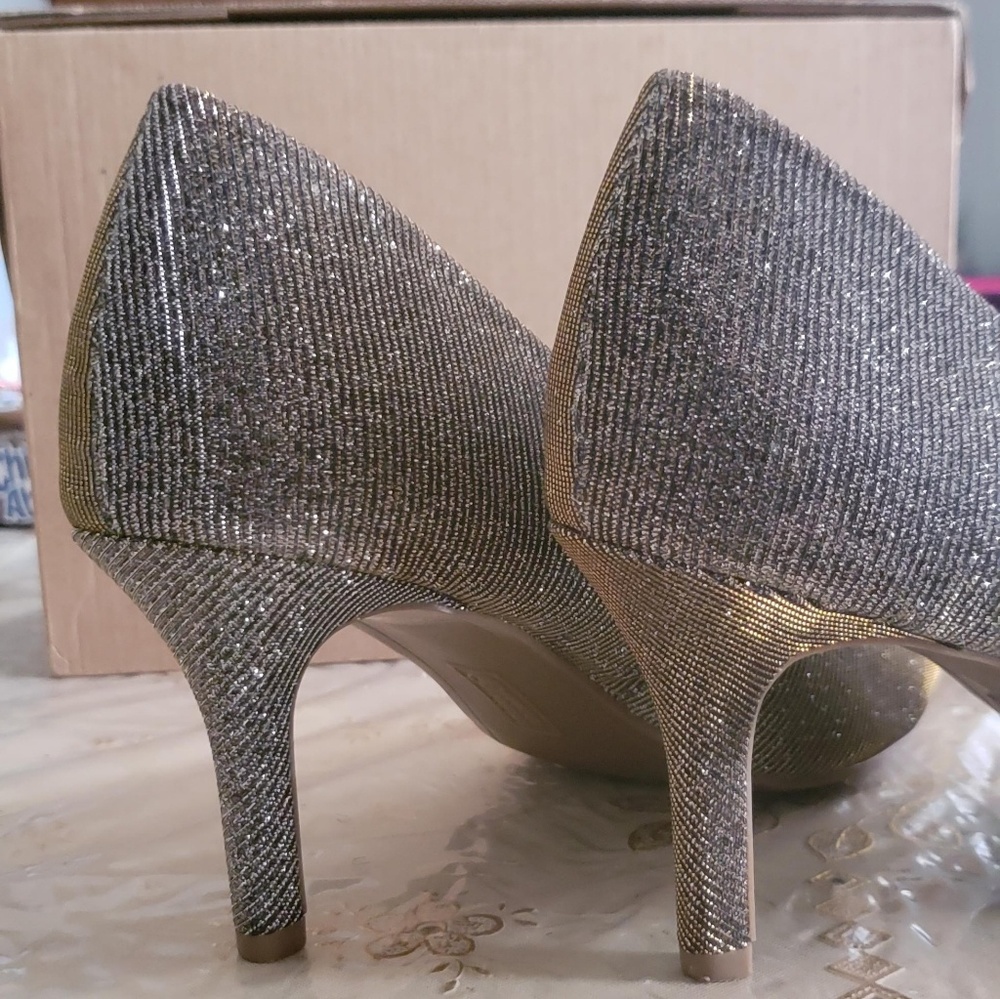 👠🥇Mootsies Tootsies heels